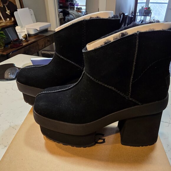UGG Women's New Heights Platform Mini Black Suede Boots 1157910 size 7 NEW - Picture 1 of 16